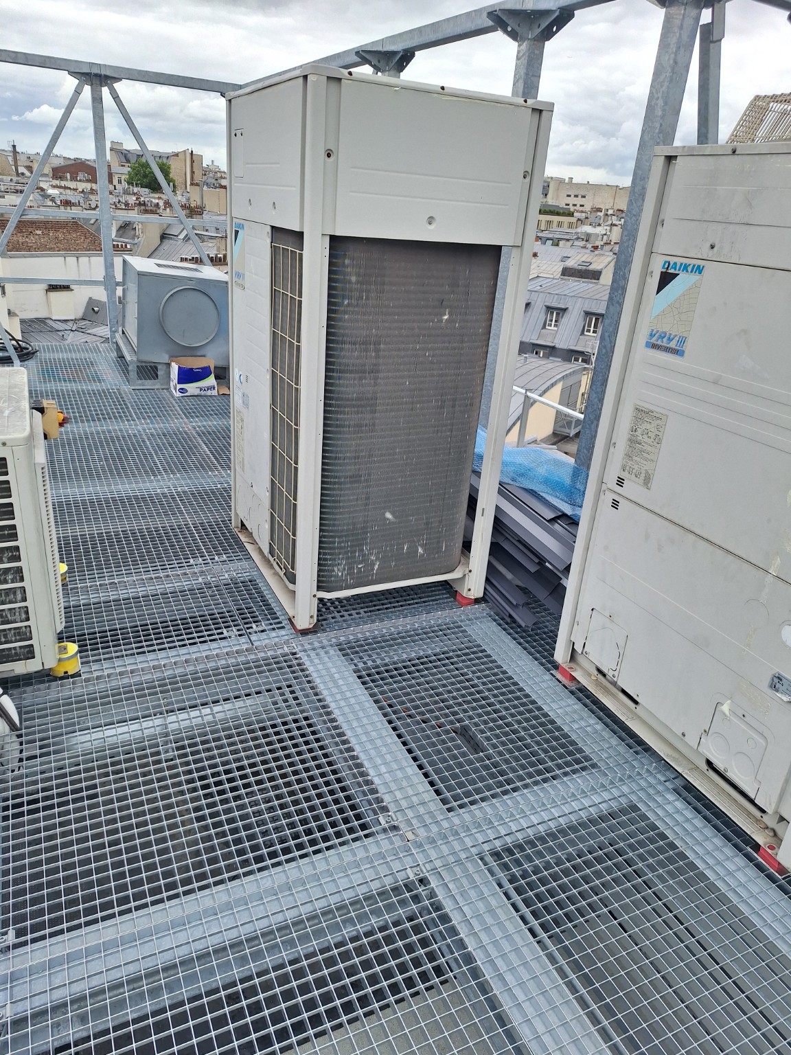 Groupes VRV professionnels sur toiture